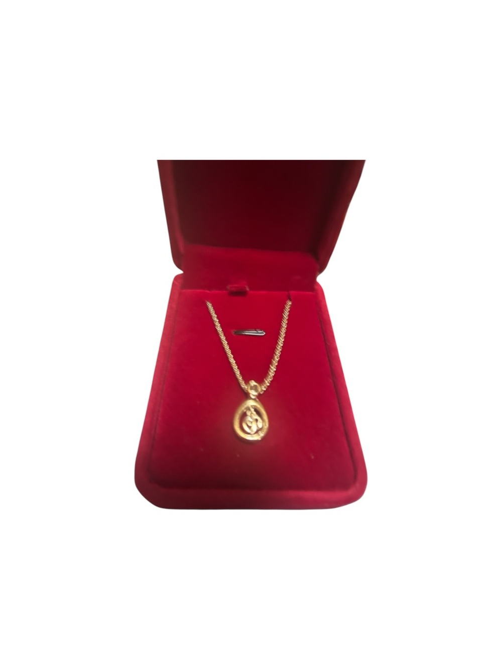 Gold Tone Pendant Necklace - Elegant Women's Jewelry